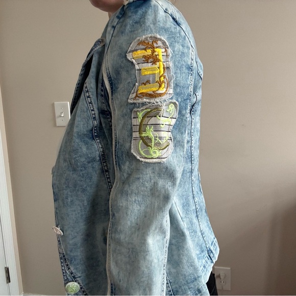 Elisa Cavaletti Patchwork Jean Jacket w/ Detail Stitching & Stone Wash Design - Picture 3 of 15